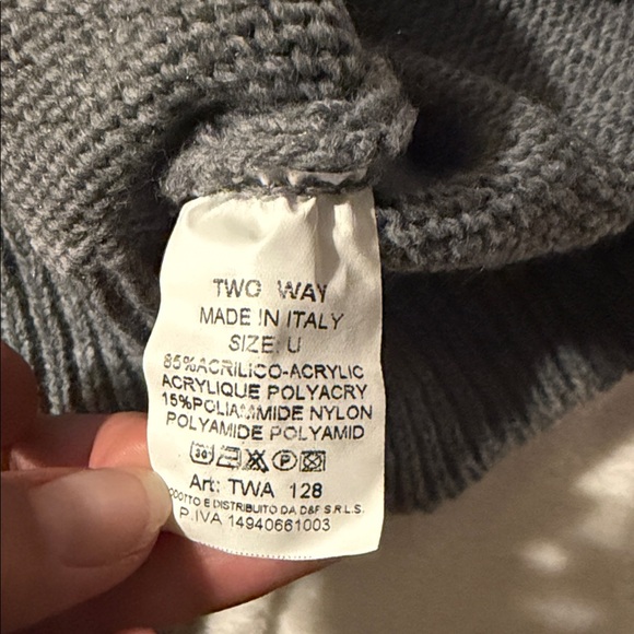 Cropped Italian Sweater - Picture 5 of 5